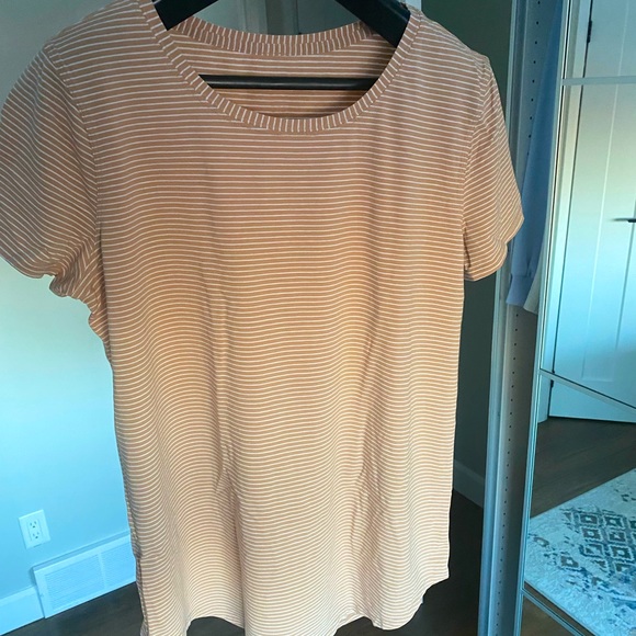 Lululemon T-Shirt, 6